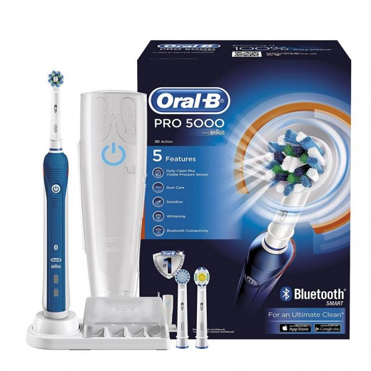 duidelijk kunst ik lees een boek Oral-B Pro 5000 Cross Action Electric Rechargeable Toothbrush with  Bluetooth Connectivity
